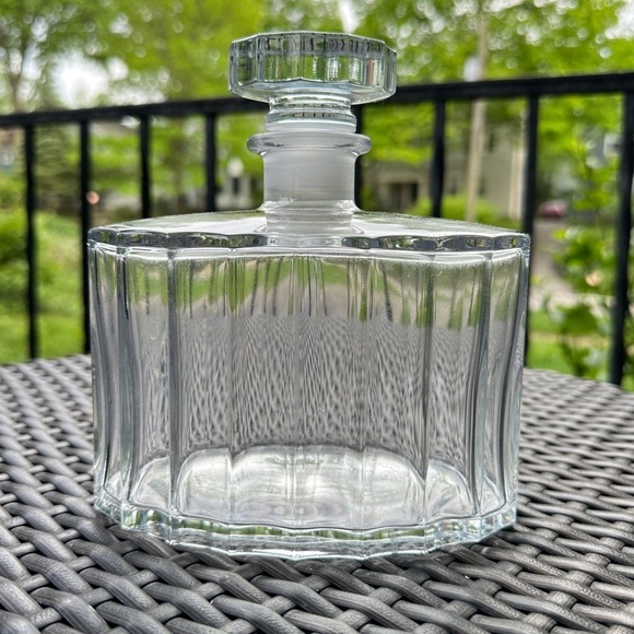 Luigi Bormioli Light and Music Glass Crystal Decanter - Picture 8 of 16